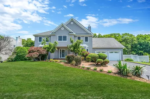 85 Caramel Rd, Commack, NY 11725