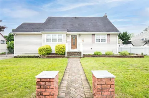 30 Nims Ave, West Babylon, NY 11704