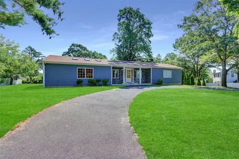 2697 Heather Ave, Medford, NY 11763