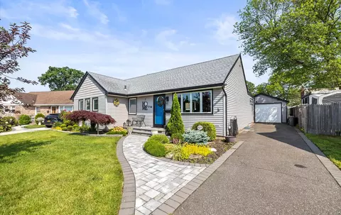 714 Barkley Ave, East Meadow, NY 11554