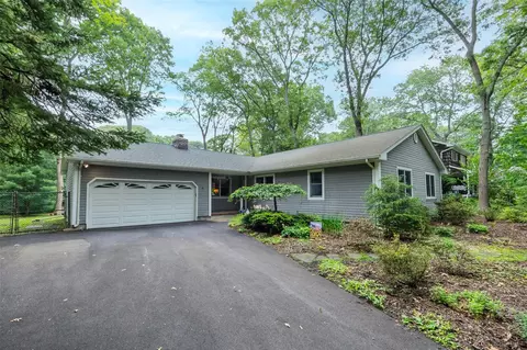 101 Wilson Dr, Port Jefferson, NY 11777