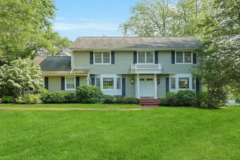3 Mellis Pl, Mount Pleasant, NY 10595
