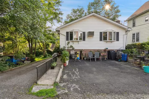 1222 Brook St, Peekskill, NY 10566