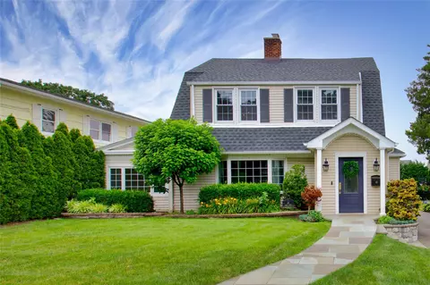 49 George St, North Hempstead, NY 11030
