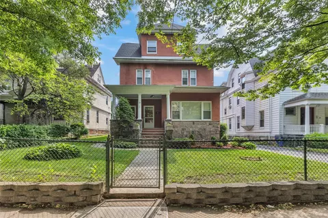 27 Cottage Ave, Mount Vernon, NY 10550