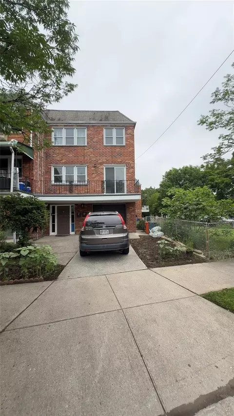 232-04 88 Ave, New York, NY 11427