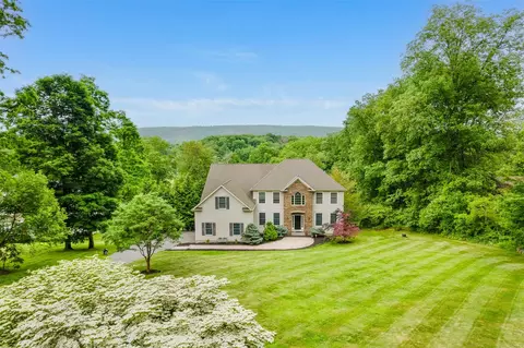 46 Duncan Rd, Beekman, NY 12540
