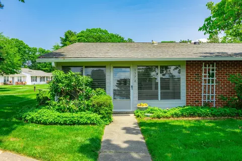 137 Eastbourne Ct #A, Ridge, NY 11961