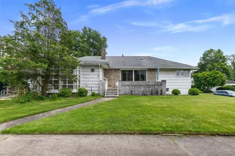 11 Webb Hill Rd, North Hempstead, NY 11020