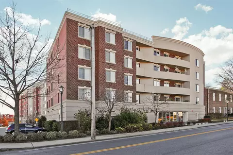 242 Maple #501, North Hempstead, NY 11590