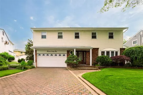 1381 Tanwood Dr, Baldwin, NY 11510