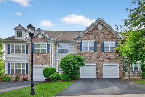 22 Ford Ct, Monroe, NY 10950