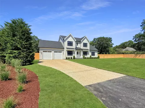 1 Summit Blvd, Westhampton, NY 11977