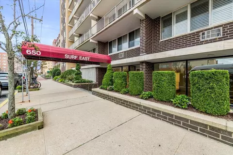 650 Shore Rd #1P, Long Beach, NY 11561