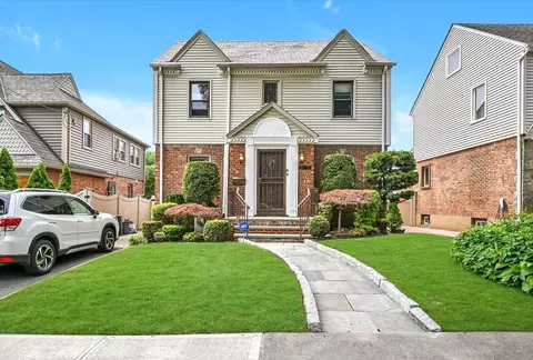 33-50 210 St, New York, NY 11361