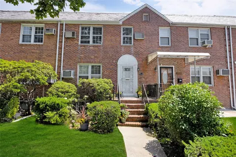 7331 174th St, New York, NY 11366