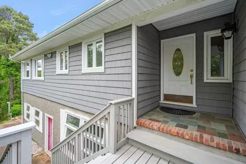 542 Montauk Hwy, Southampton, NY 11968