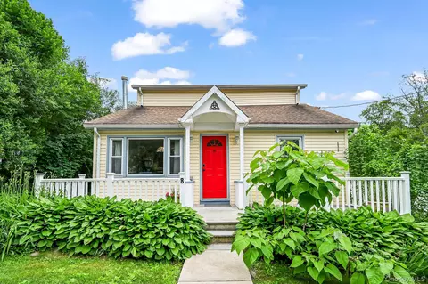 8 Stellar Dr, Greenwood Lake, NY 10925