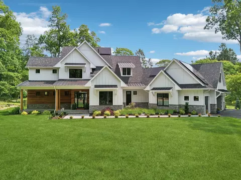 317 Old Mill Rd, Smithtown, NY 11787