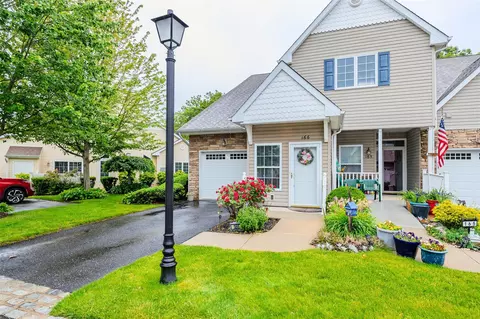 166 Ira Rd, Mount Sinai, NY 11766