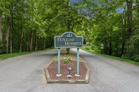 1106 Parkview Dr, Tuxedo, NY 10975