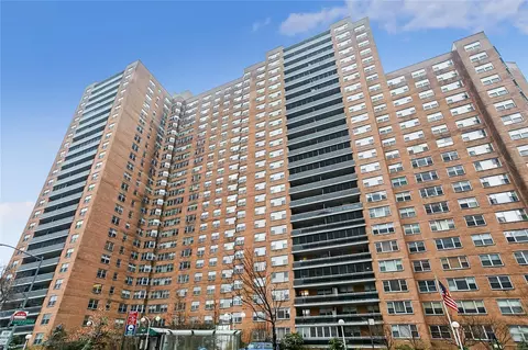70-25 Yellowstone Blvd #21R, Forest Hills, NY 11375