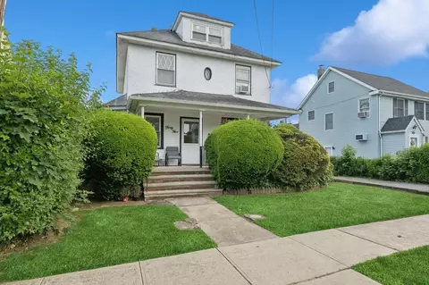 45 Crosby Ave, North Hempstead, NY 11507
