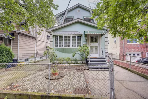 1682 E 52nd St, Brooklyn, NY 11234