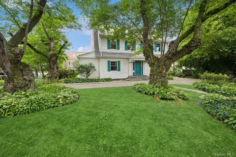 32 Aka 26 Beechwood Ter, Yonkers, NY 10705