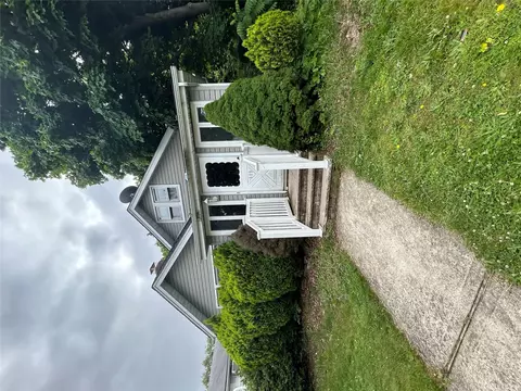 176 Sweezy Ave, Freeport, NY 11520