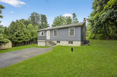 7 Jorge Ln, Wallkill, NY 12589