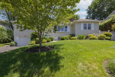 55 Bainbridge Ave, Mount Pleasant, NY 10594