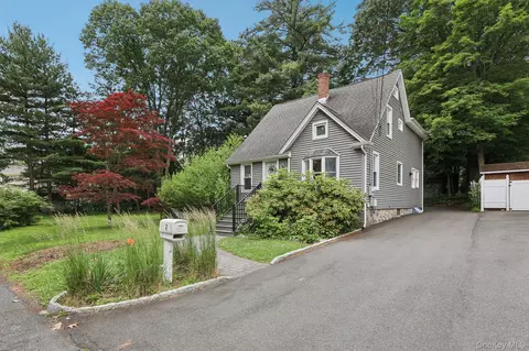 33-35 Chestnut St, Orangetown, NY 10965
