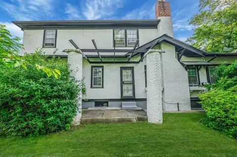 18803 Ilion Ave, New York, NY 11412