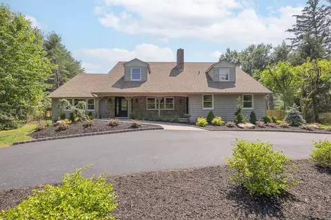 25 Georgetown Oval, Clarkstown, NY 10956