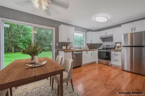 357 Church Ln, Aquebogue, NY 11931