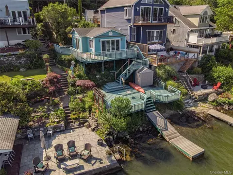 582 Jersey Ave, Greenwood Lake, NY 10925