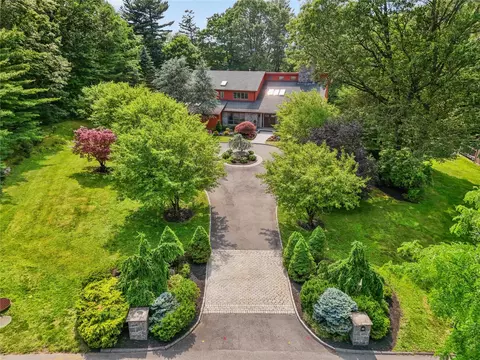 94 Hirst Rd, Briarcliff Manor, NY 10510