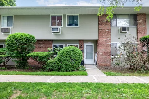 1702 Old Country Rd, Greenburgh, NY 10523