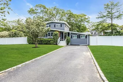 5 Tucker Dr, Bayport, NY 11705