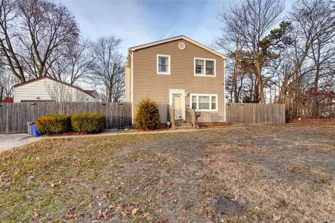 651 Windmill Ave, West Babylon, NY 11704