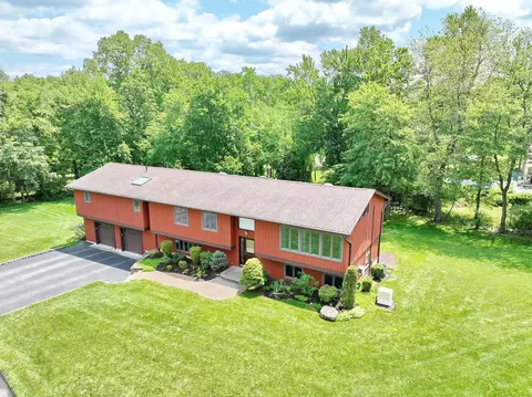 65 Inwood Dr, Clarkstown, NY 10954