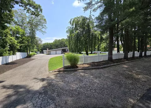 455 Miller Place Rd, Miller Place, NY 11764