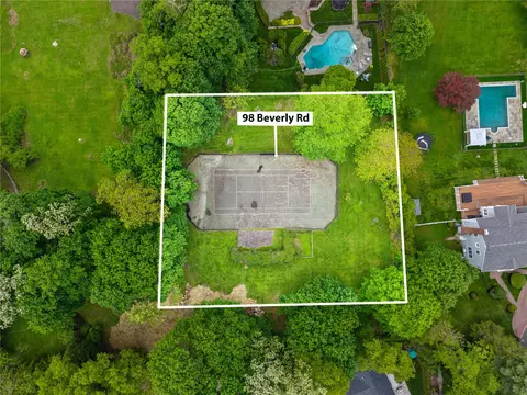 98 Beverly Rd, New Rochelle, NY 10804