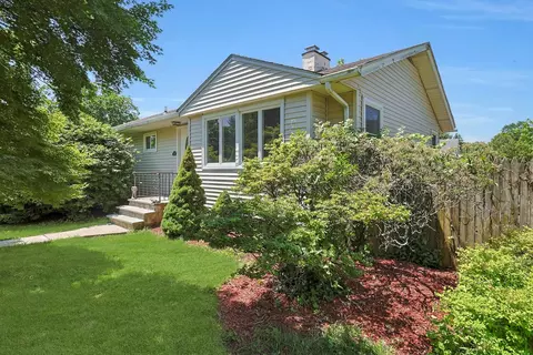 61 Westlake Dr, Mount Pleasant, NY 10595