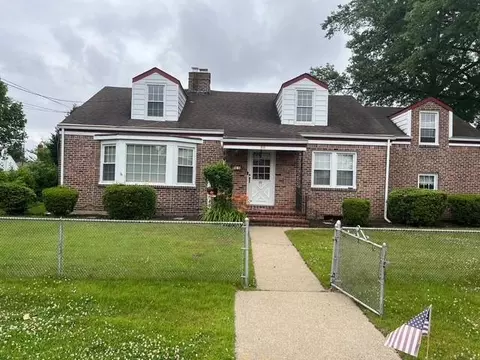 80 West Ave, Hicksville, NY 11801