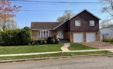 28 Jansen St, Staten Island, NY 10312