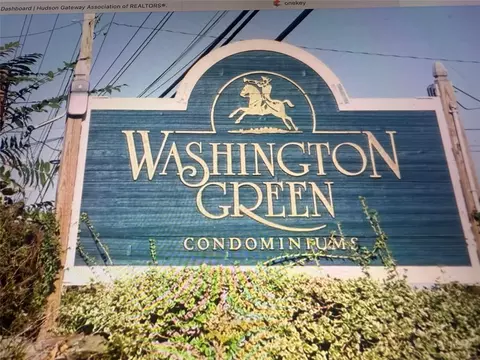 1157 Washington Grn, New Windsor, NY 12553