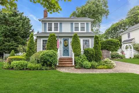 138 Colton Ave, Sayville, NY 11782