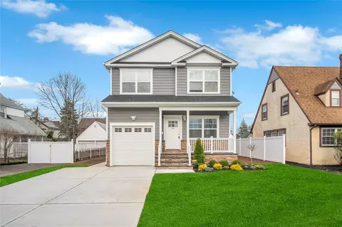 94 Manor Ave, Hempstead, NY 11550
